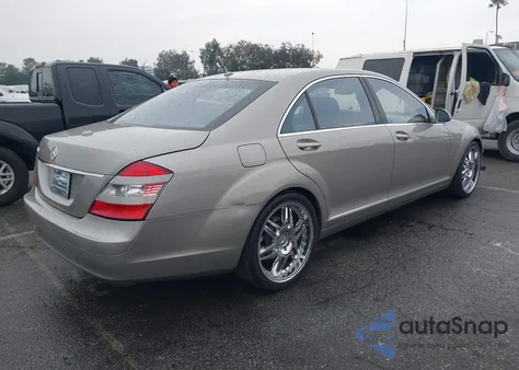 2007 Mercedes-Benz S 550 z USA, uszkodzony, nr VIN WDDNG71X67A078699